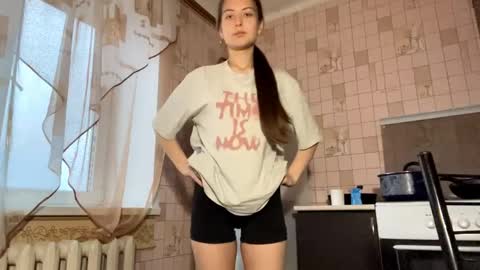 Hellomy name is Natalyits my first day here nice to meet you Give me 50 thumbs ups online show from April 24, 2026, 3:20 am