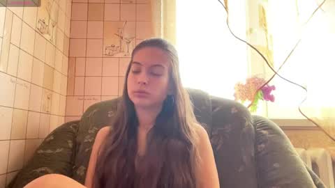 Hellomy name is Natalyits my first day here nice to meet you Give me 50 thumbs ups online show from May 18, 2026, 3:35 am