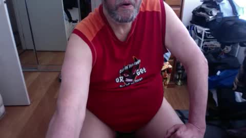Pussylicker online show from October 25, 2025, 11:32 pm