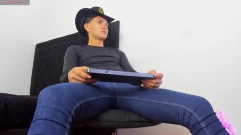 Snapshot of leo183877 chatting on March 1, 2026, 2:57 am leo183877 online show from March 1, 2026, 2:57 am