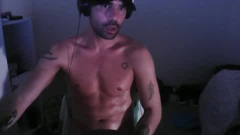 Snapshot of leo1991lol chatting on December 15, 2024, 10:58 pm leo1991lol online show from December 15, 2024, 10:58 pm