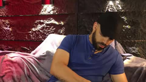 Leo  Diaz online show from October 29, 2025, 1:41 am