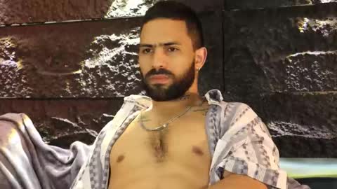 Leo  Diaz online show from November 14, 2025, 1:37 am