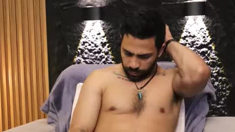 Leo  Diaz online show from February 3, 2026, 6:40 am