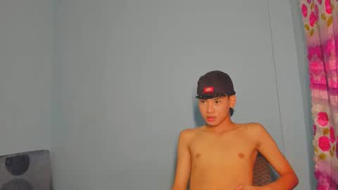 Snapshot of leo_hottiesexyasian chatting on October 4, 2025, 2:15 pm Leo online show from October 4, 2025, 2:15 pm