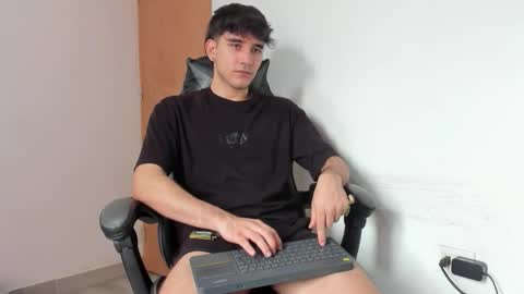 Leo Jones online show from October 27, 2025, 3:27 pm