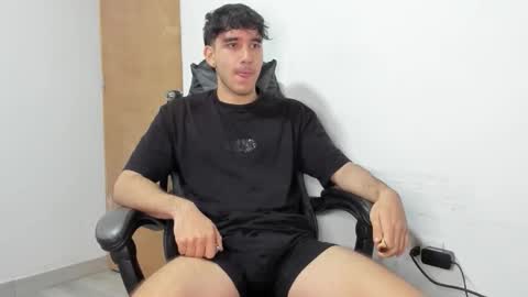 Leo Jones online show from October 28, 2025, 8:40 am