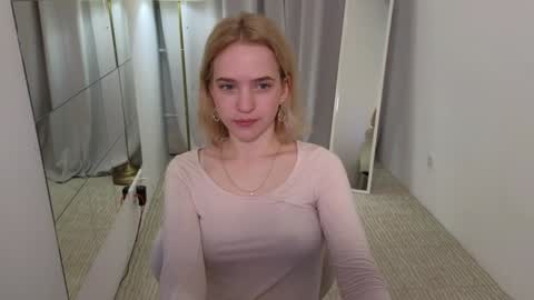  Ashly  online show from December 12, 2024, 2:33 pm