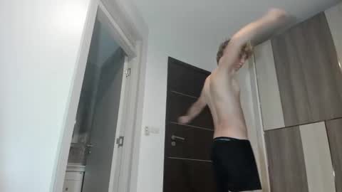 Snapshot of leo_wildd chatting on October 26, 2025, 4:46 pm leo_wildd online show from October 26, 2025, 4:46 pm