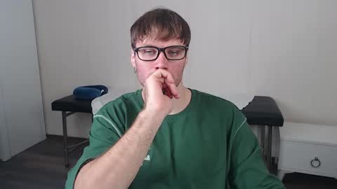 Snapshot of leoackerman chatting on October 17, 2025, 5:26 pm leoackerman online show from October 17, 2025, 5:26 pm