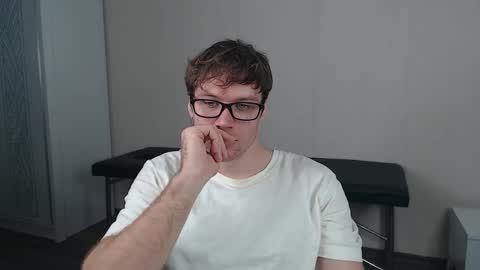 Snapshot of leoackerman chatting on November 11, 2025, 9:04 pm leoackerman online show from November 11, 2025, 9:04 pm