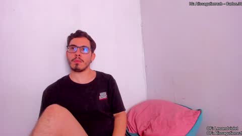 Snapshot of leoandviolet chatting on January 10, 2025, 5:13 pm Carlos Alissa. Help us to reach 100 likes online show from January 10, 2025, 5:13 pm