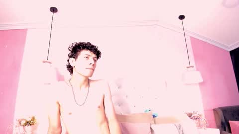 Snapshot of leofeniix chatting on March 2, 2026, 4:03 am Leo online show from March 2, 2026, 4:03 am