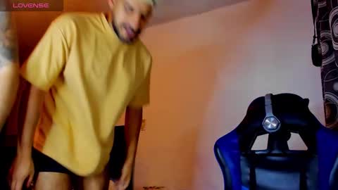 Snapshot of leon__hart chatting on October 18, 2025, 11:27 pm Leon Hart online show from October 18, 2025, 11:27 pm