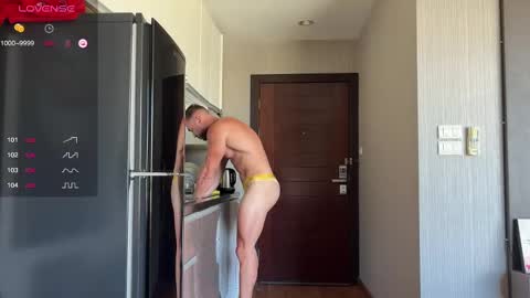 Snapshot of leon_lovefitness chatting on March 1, 2025, 4:47 am Leon online show from March 1, 2025, 4:47 am