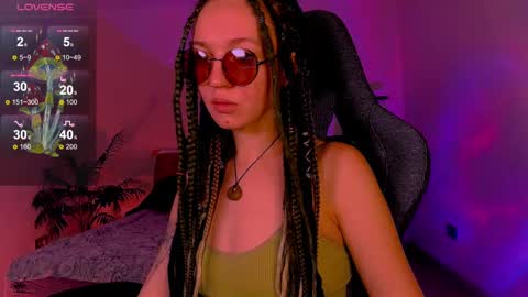 Snapshot of leona_nick chatting on December 30, 2024, 5:34 pm leona online show from December 30, 2024, 5:34 pm