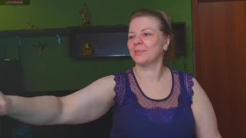 Leona tracie online show from March 29, 2026, 4:45 am