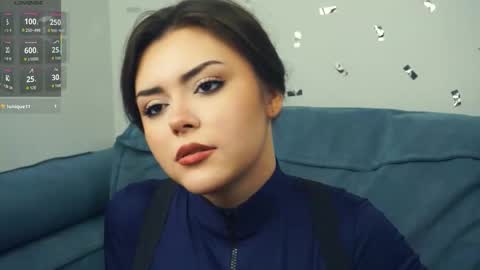 Mia online show from October 2, 2025, 7:15 am