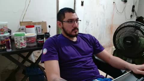 leonino231 online show from November 27, 2025, 5:37 pm