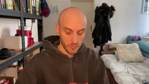 Snapshot of leonvampire chatting on January 8, 2026, 9:33 am Leon online show from January 8, 2026, 9:33 am