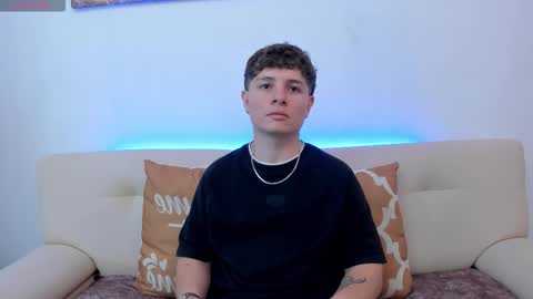 Leo  online show from November 1, 2025, 8:00 pm