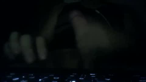 leoonel_95 online show from October 21, 2025, 4:57 am