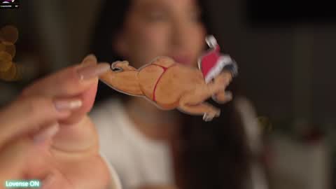 Leora online show from December 14, 2024, 4:20 pm