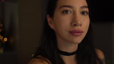 Leora online show from December 22, 2024, 4:17 pm