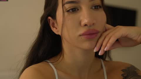 Leora online show from January 31, 2025, 4:27 pm