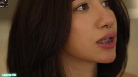 Leora online show from February 15, 2025, 3:50 pm