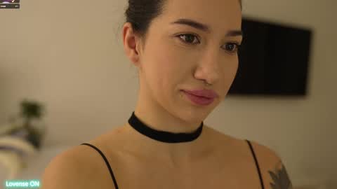 Leora online show from March 1, 2025, 5:16 pm