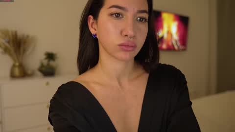 Leora online show from March 2, 2025, 4:21 pm