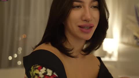 Leora online show from March 3, 2025, 7:28 pm