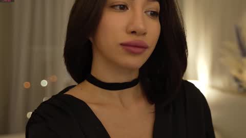 Leora online show from March 9, 2025, 5:28 pm