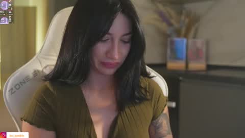 Leora online show from October 10, 2025, 5:12 pm