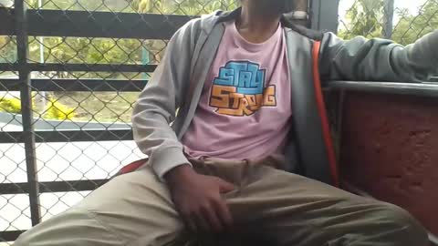 Snapshot of leosbroad chatting on March 24, 2026, 2:49 am Leo online show from March 24, 2026, 2:49 am