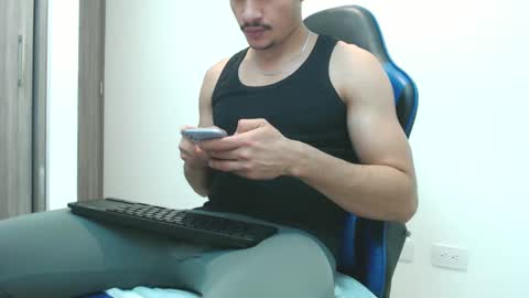 leostorm25 online show from October 7, 2025, 11:02 pm