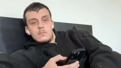 Snapshot of leox015 chatting on April 12, 2026, 9:25 am Leoox online show from April 12, 2026, 9:25 am