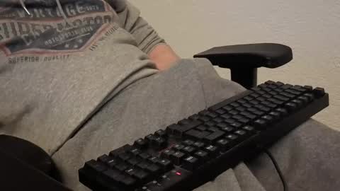 Leroy online show from November 26, 2025, 4:41 pm