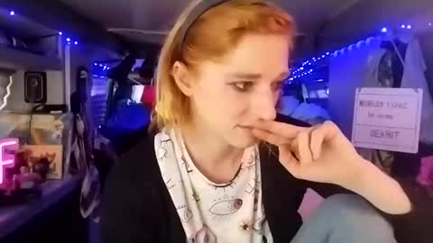 LesleyGumGrass- The Boring Trans girl online show from March 4, 2025, 4:09 pm