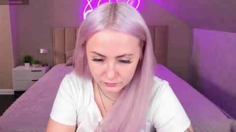 Snapshot of leslie_bell chatting on October 14, 2025, 9:21 am Joyce online show from October 14, 2025, 9:21 am