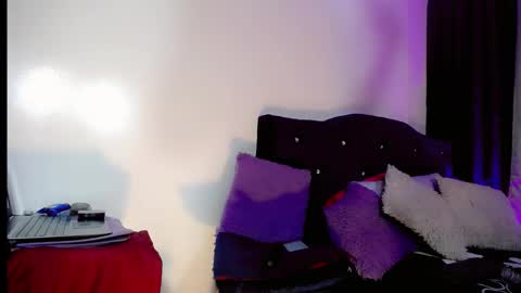 Snapshot of leslie_lorena_ chatting on September 26, 2025, 4:16 am Queen online show from September 26, 2025, 4:16 am