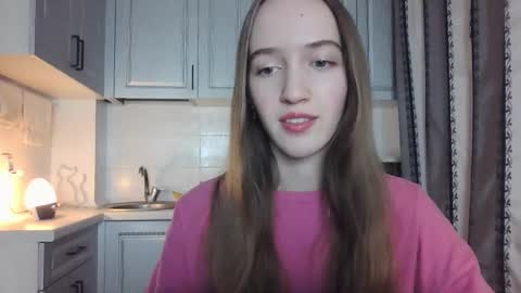  LESLIE   online show from November 29, 2025, 3:26 pm