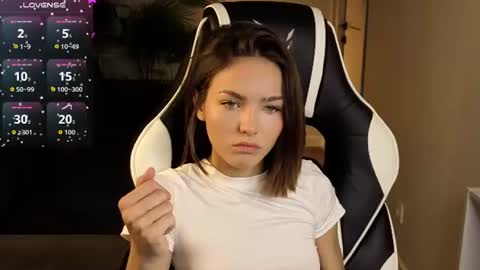 Leslie online show from June 23, 2026, 1:03 am