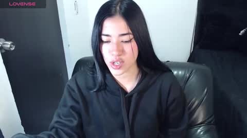 Snapshot of leslieblack_ chatting on January 24, 2025, 2:49 am leslie online show from January 24, 2025, 2:49 am