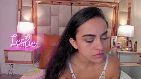 LeslieBush online show from November 14, 2025, 8:29 pm