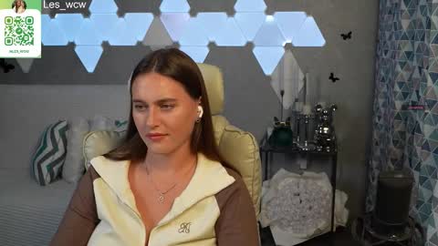Snapshot of lesliekorfs chatting on September 18, 2025, 8:33 pm LeslieKorfs online show from September 18, 2025, 8:33 pm