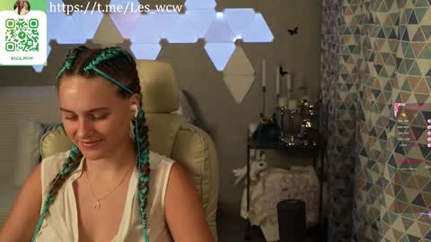 LeslieKorfs online show from October 5, 2025, 10:18 pm