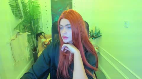 lesliemineg online show from November 1, 2025, 7:49 pm