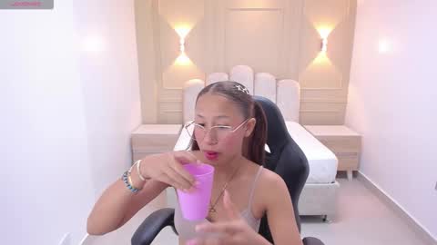   online show from March 19, 2026, 8:02 pm